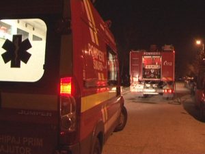 INCENDIU PROVOCAT DE UN FIER DE CĂLCAT. UN ADOLESCENT DE 14 ANI A SCĂPAT CA PRIN MINUNE