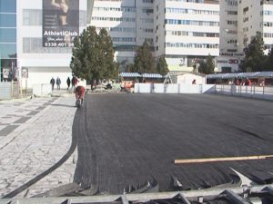 CU PATINELE, ÎN PIAŢA DACIA. UN PATINOAR VA FUNCŢIONA ÎN CENTRUL ORAŞULUI