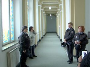 S-AU DAT PREAVIZELE, POLIŢIŞTII LOCALI ATACĂ ÎN INSTANŢĂ. SE CERE SUSPENDAREA APLICĂRII NOII ORGANIGRAME