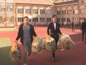 NOU CONCURS DE COLECTARE A DEŞEURILOR. ŞCOLILE DIN BUZĂU INTRĂ ÎN COMPETIŢIE