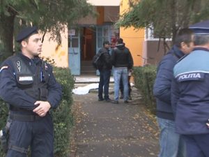 NU A MAI REZISTAT. O FEMEIE DIN BUZĂU S-A ARUNCAT DE LA ETAJUL 4