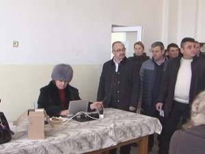 ANTONEL TĂNASE A VOTAT LA POGOANELE. A FOST TRECUT PE LISTELE SUPLIMENTARE