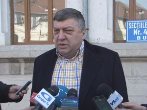VICEPREŞEDINTELE SENATULUI A STAT LA COADĂ. TEODOR ATANASIU A VOTAT LA LICEUL PEDAGOGIC