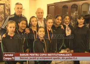 DARURI PENTRU COPIII INSTITUŢIONALIZAŢI. DULCIURI, JUCĂRII ŞI ECHIPAMENT SPORTIV, DIN PARTEA CJ