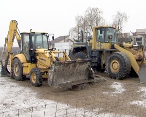 UTILAJE PREGĂTITE SĂ INTERVINĂ. BAZELE DE DESZĂPEZIRE AU FOST CONTROLATE DE PREFECTURĂ