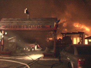 HANUL "LA CĂSUŢE",  MISTUIT DE FLĂCĂRI. PROPRIETARUL NU AVEA ASIGURARE