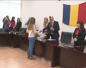 PREMII PENTRU ELEVII MERITUOŞI. CONSILIUL JUDEŢEAN PREMIAZĂ EXCELENŢA