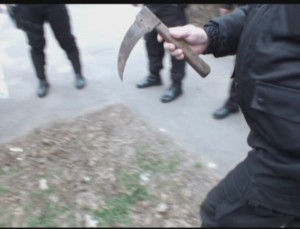 A ATACAT UN TAXIMETRIST CU SECERA. TINEREI NU ÎI ERA ÎMPĂRTĂŞITĂ DRAGOSTEA