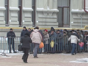 LA COADĂ PENTRU AGHIASMA DE BOBOTEAZĂ. PROCESIUNEA DE LA PODUL MĂRĂCINENI, ANULATĂ