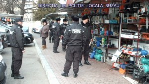 RAZIE LA BAZAR ŞI PIAŢA CRÂNG. S-A VERIFICAT LEGALITATEA COMERŢULUI