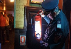 CONTROALE ÎN CLUBURI, DUPĂ INCENDIUL DE LA BAMBOO. AMENZI DE PESTE 100 MILIOANE DE LEI VECHI