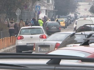 ATENŢIE, ŞOFERI! PARCĂRILE PE TROTUARE, INTERZISE