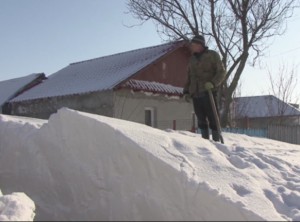 SATELE BĂRĂGANULUI, IZOLATE ŞI ACUM. BĂTRÂNII, DISPERAŢI CĂ NU SE DESCURCĂ