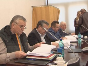 PRIMARI REVOLTAŢI. EI SOLICITĂ SĂ LI SE MĂREASCĂ SALARIILE