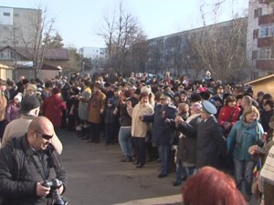 HORĂ MARE LA MICA UNIRE. PESTE 1000 DE BUZOIENI AU PARTICIPAT LA EVENIMENT