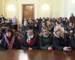 ÎNTÂLNIRE CU SCÂNTEI. COMERCIANŢII DIN BAZAR AU AVUT ŞEDINŢĂ CU PRIMARUL