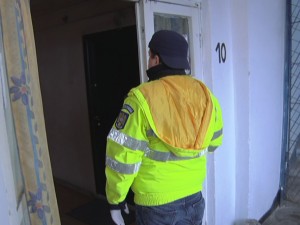 DESCOPERIRE MACABRĂ ÎNTR-UN BLOC DIN MICRO 3. UN BĂRBAT A FOST GĂSIT MORT ÎN CASĂ