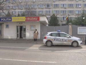 GREVA FOAMEI ÎN FAŢA POLIŢIEI. BĂRBATUL ÎL RECLAMĂ PE FOSTUL ŞEF DE POST DE LA TISĂU