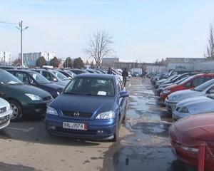 TAXĂ ELIMINATĂ, MAŞINI MAI SCUMPE? UNII DEALERI PREFERĂ SĂ MENŢINĂ PREŢURILE