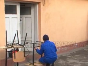 SALARII MAJORATE PENTRU PERSONALUL NEDIDACTIC. APROAPE 1.000 DE ANGAJAŢI DIN JUDEŢ VOR FI BENEFICIARI