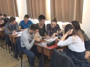 TĂIERILE DE CLASE PROVOACĂ NOI NEMULŢUMIRI. DIRECTORII DE LA HASDEU, REVOLTAŢI DE DECIZIA I.Ş.J.