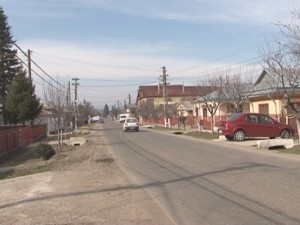 CIVILIZAŢIA LA SAT. TOATE STRĂZILE DIN VALEA RÂMNICULUI ŞI OREAVU VOR FI ASFALTATE