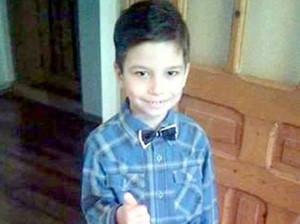 VLĂDUŢ ARE NEVOIE DE AJUTORUL NOSTRU. ŞI EL ŞI MAMA SA SUFERĂ DE CANCER
