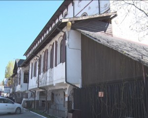 "CLIENŢII CRED CĂ E CUTREMUR!". SPERIAŢI DE TREPIDAŢIILE DIN ZONA PODULUI MĂRĂCINENI