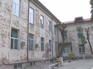 SE DEMOLEAZĂ VECHEA MATERNITATE. CE SE VA RIDICA PE TERENUL RĂMAS LIBER?