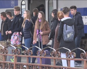 ISTORIA SE FACE LA BUZĂU. PESTE  DOUĂ SUTE DE ELEVI PARTICIPĂ LA OLIMPIADA DE ISTORIE