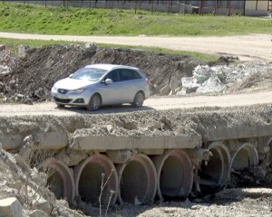 POD PESTE CÂLNĂU. LOCUITORII DIN VADU PAŞII VOR SCURTA DRUMUL CĂTRE BUZĂU