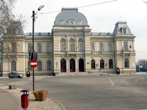 REABILITARE NECESARĂ. PRIMĂRIA DIN RÂMNIC ARE NEVOIE URGENTĂ DE REPARAŢII