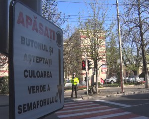 SEMAFOR PE BĂLCESCU. A FOST INSTALAT ÎN FAŢA ŞCOLII NR.1