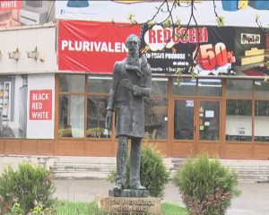 ALEEA PERSONALITĂŢILOR. UNA DINTRE ALEILE CRÂNGULUI AR PUTEA FI ÎNNOBILATĂ CU SCULPTURI