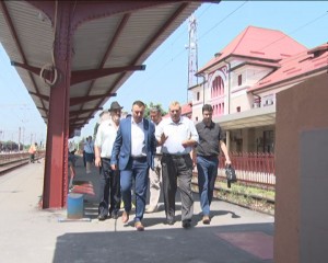 GARĂ PENTRU TOŢI. AU FOST TERMINATE LUCRĂRILE LA PEROANELE DE LA GARA BUZĂU