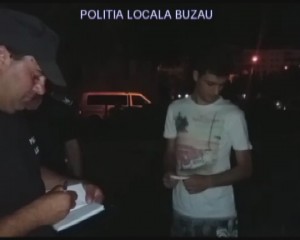 GRUPURILE DE TINERI, ÎN ATENŢIA POLIŢIŞTILOR LOCALI. AU FOST LEGITIMATE 143 DE PERSOANE
