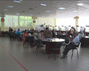 SE CUMPĂRĂ VECHIME PE BANDĂ RULANTĂ. PESTE 2 MILIOANE COLECTATE LA BUZĂU
