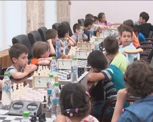 CUPA MICILOR ŞAHIŞTI. COMPETIŢIE ÎNTRE COPII, LA CONSILIUL JUDEŢEAN