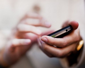 I-A SUNAT TELEFONUL ÎN TIMPUL EXAMENULUI. ELEV DIN RÂMNIC, ELIMINAT DE LA BACALAUREAT