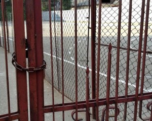 SE REDESCHID TERENURILE DE SPORT ALE ŞCOLILOR. DIRECTORII VOR FI OBLIGAŢI PRIN HOTĂRÂRE DE CONSILIU