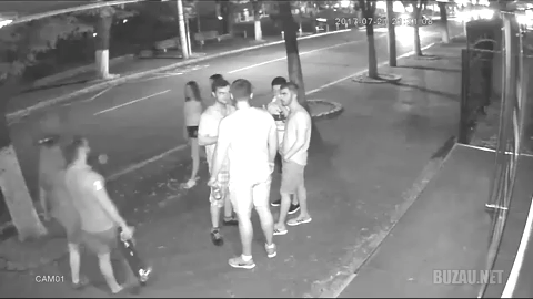 LA UN PAS DE TRAGEDIE, PE BULEVARDUL BĂLCESCU. DOI PIETONI AU FOST LOVIŢI ÎN PLIN DE O ŞOFERIŢĂ DE 23 DE ANI