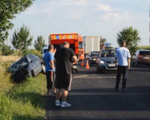 ACCIDENT CUMPLIT LA MIHĂILEŞTI. TREI VICTIME ŞI TREI MAŞINI AVARIATE