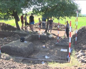 O NOUĂ DESCOPERIRE ARHEOLOGICĂ. MORMINTE DIN EPOCA BRONZULUI LA CÂRLOMĂNEŞTI