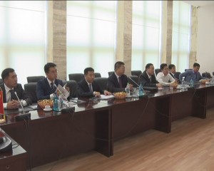 DELEGATIE CHINEZĂ LA BUZĂU. OASPEŢII SUNT INTERESAŢI DE JUDEŢUL NOSTRU