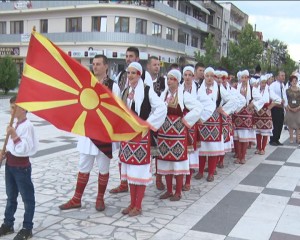 PARADA ÎN PLOAIE. A ÎNCEPUT FESTIVALUL „PLAIURILE MIORIŢEI”
