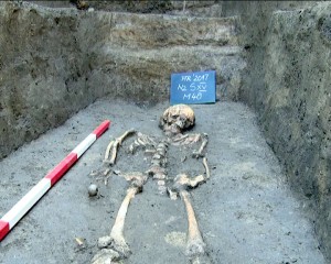 DUPĂ 1700 DE ANI. O NOUĂ DESCOPERIRE ARHEOLOGICĂ ÎN NECROPOLA DE LA PIETROASELE