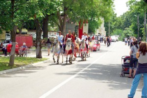 ZILELE MONTEORULUI. PARADA COSTUMELOR POPULARE ŞI CONCERTE
