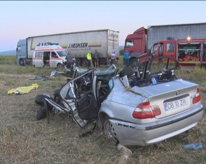 ACCIDENT GRAV LA MEREI. DOI MORŢI ŞI CINCI RĂNIŢI