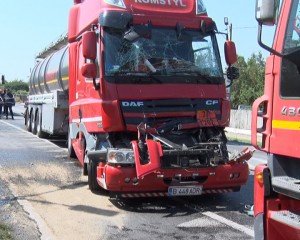 ACCIDENT PERICULOS LA POŞTA CÂLNĂU. O CISTERNĂ, IMPLICATĂ ÎNTR-UN ACCIDENT RUTIER