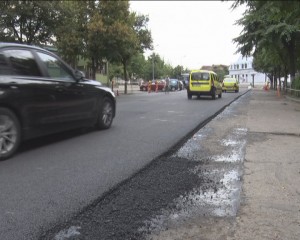 LUCRĂRI NOCTURNE. STRADA ION BĂIEŞU ESTE ASFALTATĂ NOAPTEA